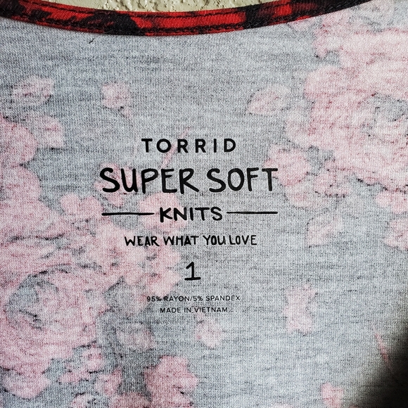 Rose/black blouse, never worn - Picture 3 of 4